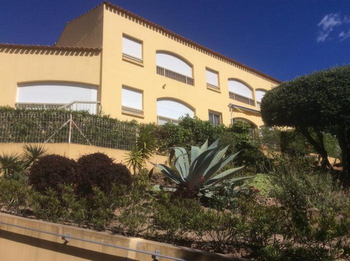 T2 Saint-Mandrier-Sur-Mer Exterior photo